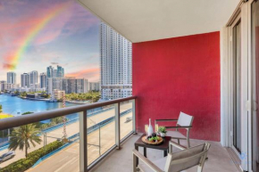Spectacular Balcony plus Near Beach, Gym, Pool